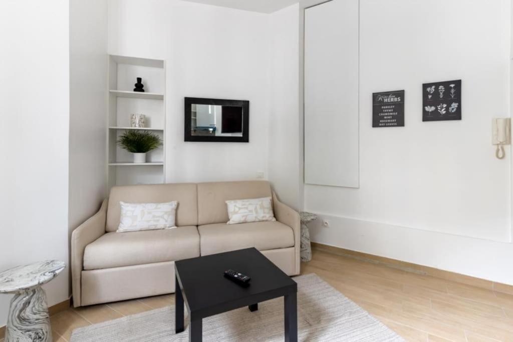 Montbrunalesia Ii Cosy 2p